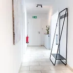 Modern In On Location *