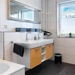 Modern In On Location *