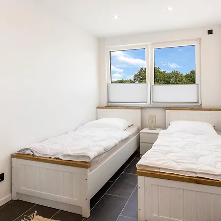 Modern In On Location *