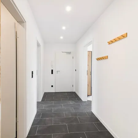 Modern In On Location Apartment *