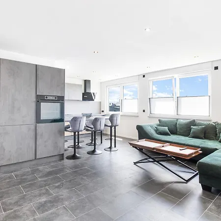 Apartment Modern In On Location