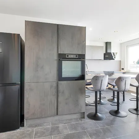 Modern In On Location