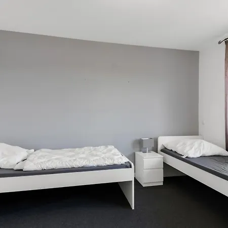 Modern In On Location Apartament