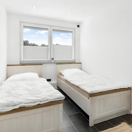 Modern In On Location *