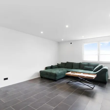 Modern In On Location Apartment *