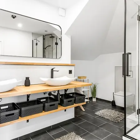 Modern In On Location