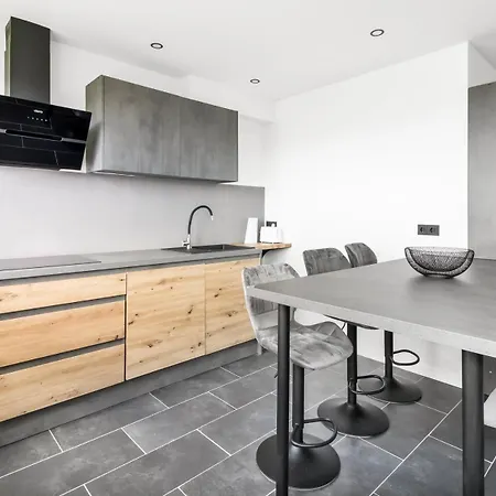 Modern In On Location