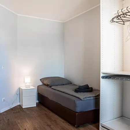 Modern In On Location Апартаменты