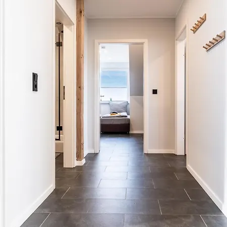 Modern In On Location *