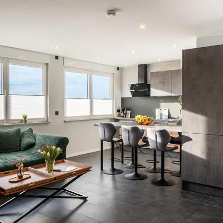 Modern In On Location Apartament *