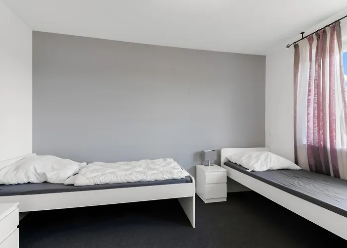 Modern In On Location Apartman