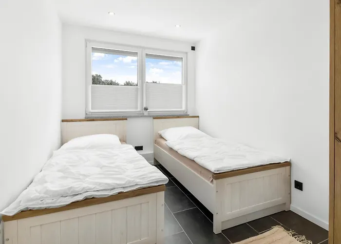 Modern In On Location *