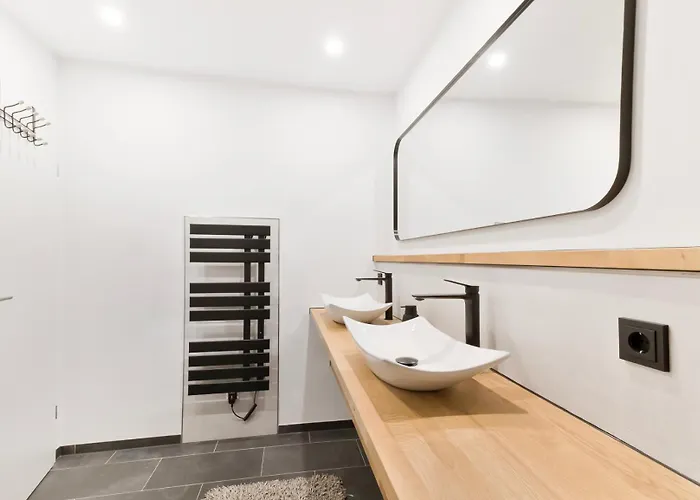 Modern In On Location Apartamento