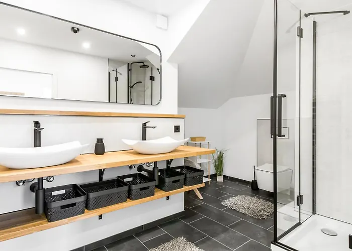 Modern In On Location