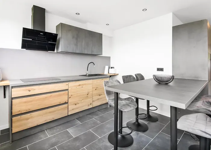 Modern In On Location