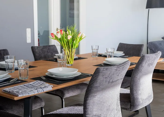 Modern In On Location