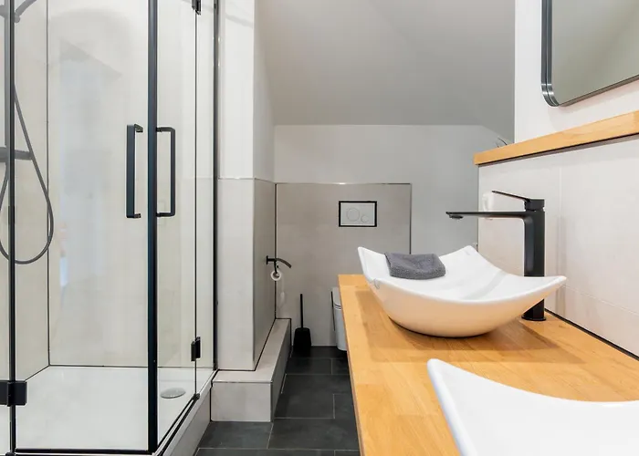 Modern In On Location Апартаменты *