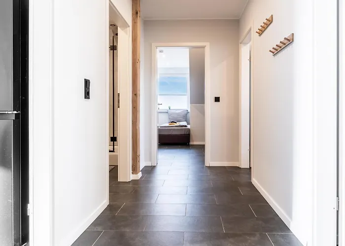 Modern In On Location *