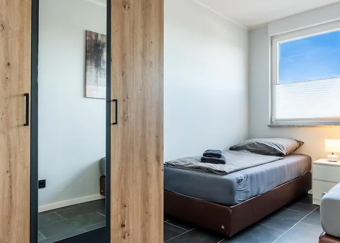 Modern In On Location *